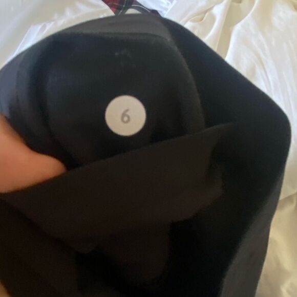 Lululemon Cropped Mesh Black Leggings 6 - Picture 6 of 8